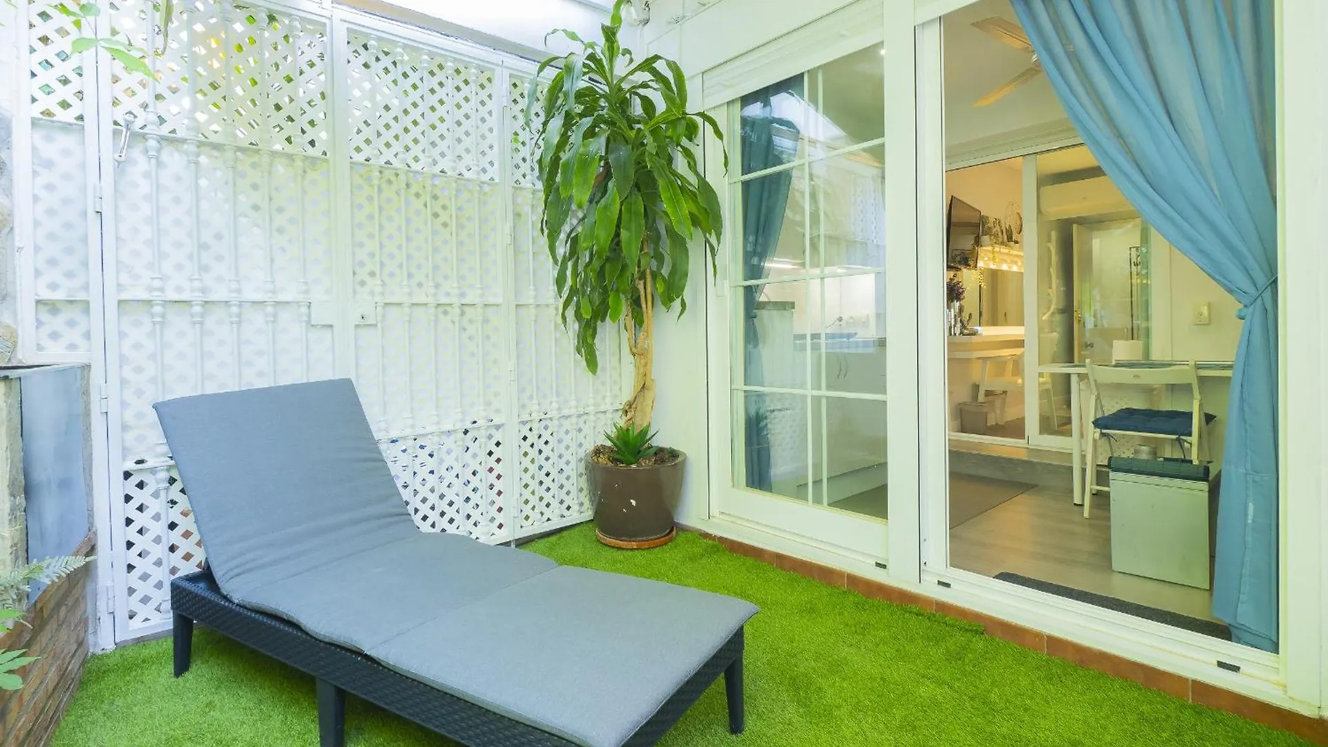 Guest house Cubo'S Poseidon Apartment 3 & Pool Benalmadena Spain