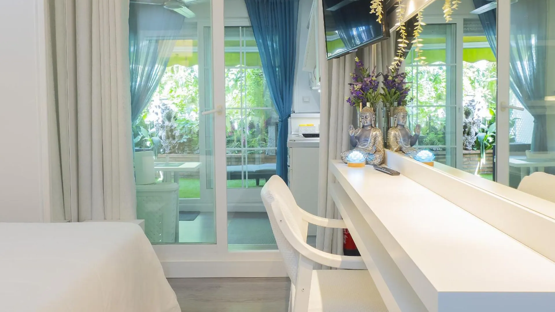 Cubo'S Poseidon Apartment 3 & Pool Benalmadena Guest house